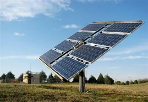 placas solares instaladas en el tejado de una vivienda